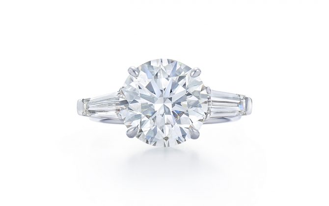 round-brilliant-diamond-engagement-ring-at-dk-gems-online-diamond-engagement-rings-store-and-best-jewery-stores-in-st-martin-st-maarten-17600a